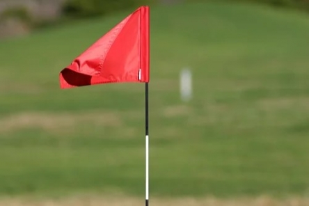 golf flag pole with tubed flag